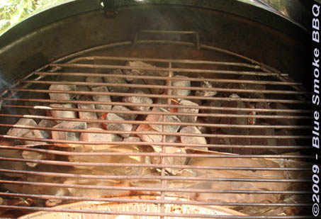 Foto van Blue Smoke Split Grill with EcoBrasa charcoal